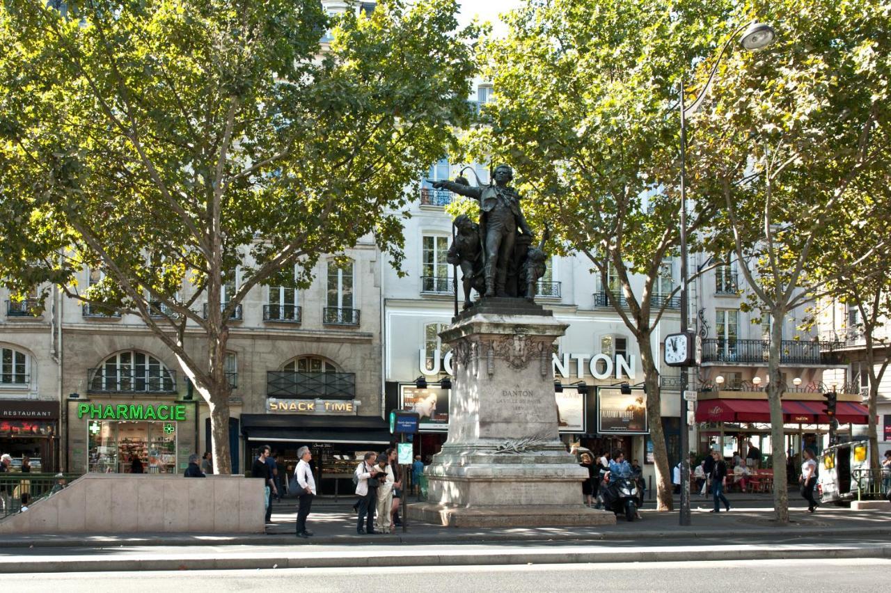 Paris Place Pantheon Exterior photo
