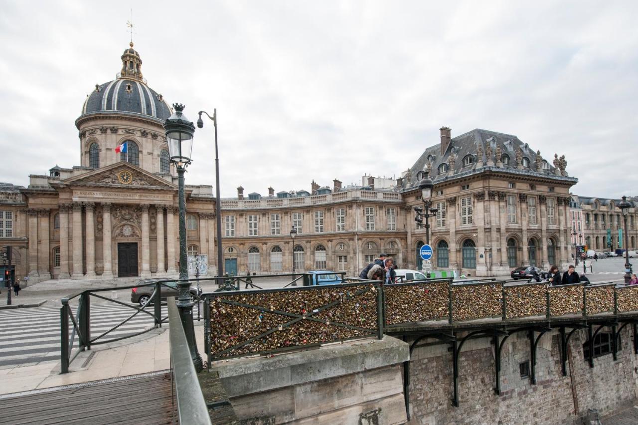 Paris Place Pantheon Exterior photo
